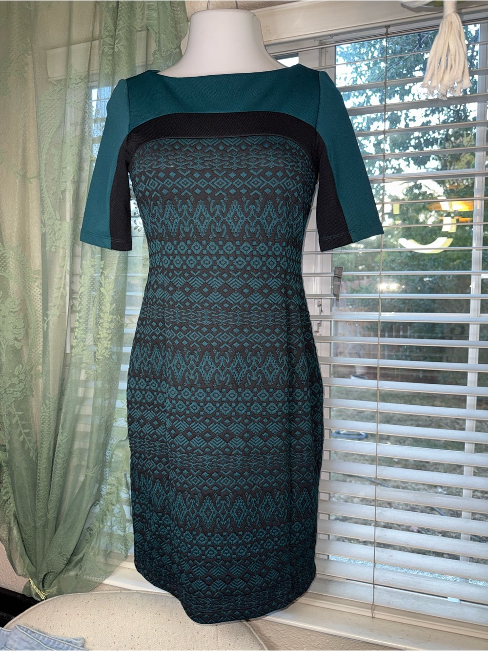 Liz Claiborne size 4Teal and Black Sheath Dress - Elegant Patterned Dress